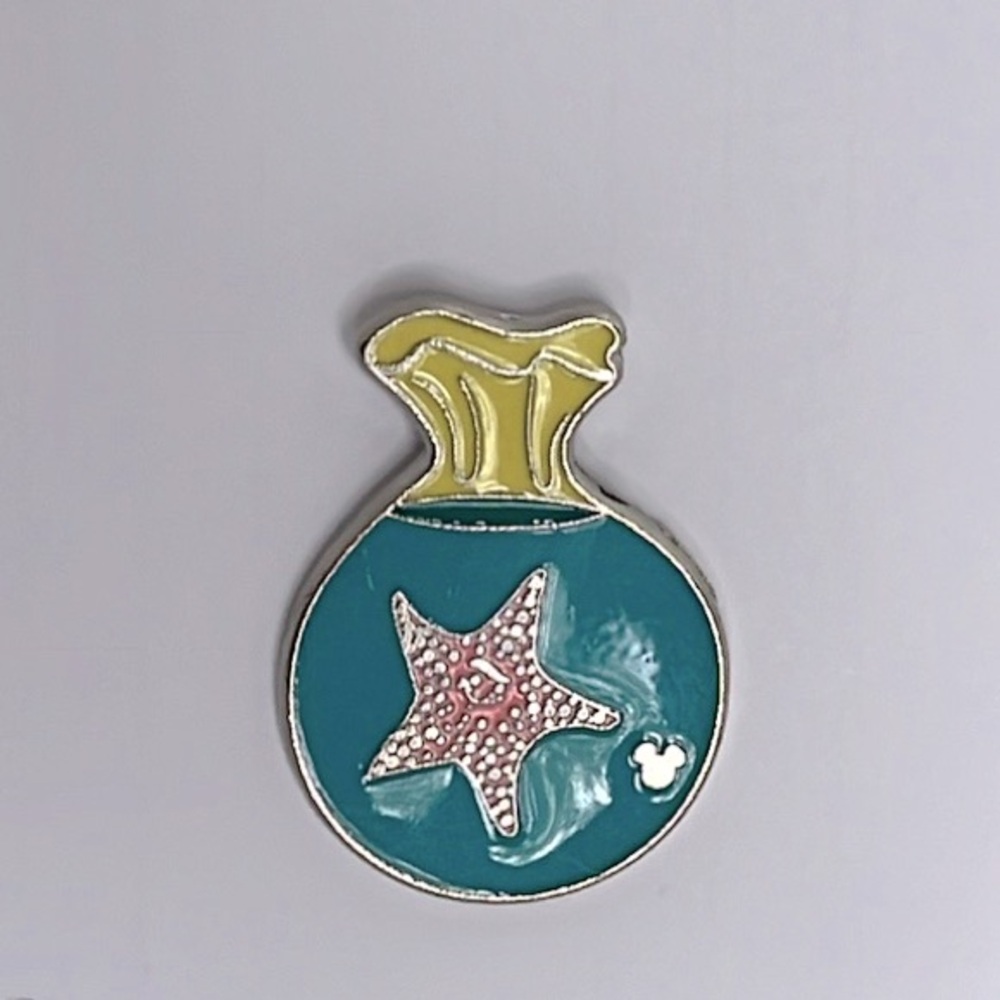 Disney Parks Pin - 2005 Cast Lanyard Series- Finding Nemo- Peach In Bag